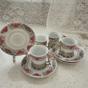 "Tipo Limoges" Demitasse Set – Floral Porcelain with Ornate Filigree Holders